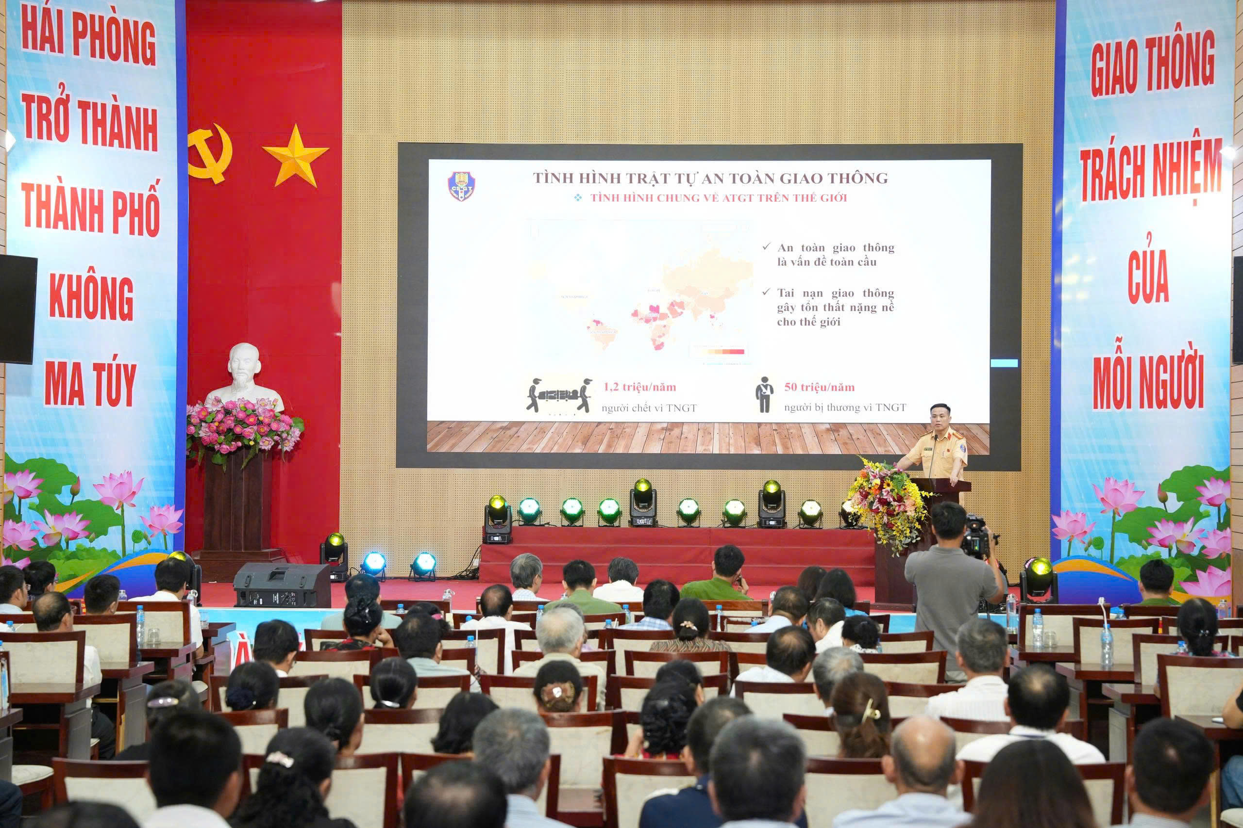 Phòng Cảnh sát giao thông - CATP Hải Phòng phối hợp cùng Ủy ban MTTQ Việt Nam thành phố đẩy mạnh tuyên truyền an toàn giao thông năm 2026